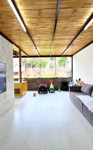 Casa à venda com 500m², 3 quartos e 5 vagasSala de TV