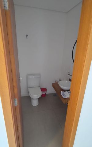 Casa de condomínio para alugar com 300m², 4 quartos e 2 vagas Casa de condomínio para alugar com 300m², 4 quartos e 2 vagasBanheiro