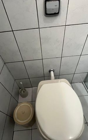 Casa à venda com 250m², 3 quartos e 3 vagas Casa à venda com 250m², 3 quartos e 3 vagasBanheiro