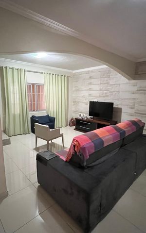 Casa à venda com 250m², 3 quartos e 3 vagas Casa à venda com 250m², 3 quartos e 3 vagasSala
