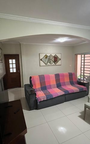 Casa à venda com 250m², 3 quartos e 3 vagas Casa à venda com 250m², 3 quartos e 3 vagasSala