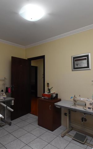 Casa à venda com 202m², 3 quartos e 3 vagasQuarto de Serviço