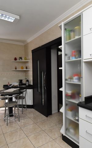Casa à venda com 202m², 3 quartos e 3 vagasCozinha