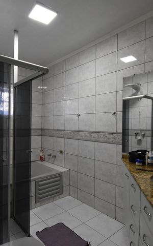 Casa à venda com 202m², 3 quartos e 3 vagasBanheiro da Suíte