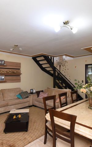 Casa à venda com 202m², 3 quartos e 3 vagasSala