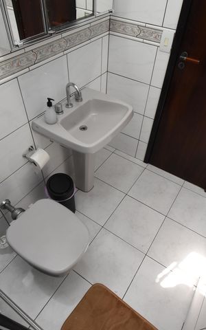 Casa à venda com 202m², 3 quartos e 3 vagasBanheiro 2