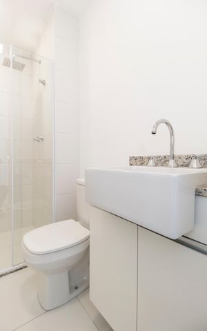 Apartamento para alugar com 55m², 2 quartos e 2 vagas Apartamento para alugar com 55m², 2 quartos e 2 vagasBanheiro da Suíte