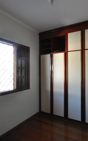 Casa à venda com 220m², 3 quartos e 3 vagasQuarto 2