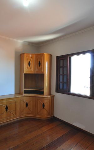 Casa à venda com 220m², 3 quartos e 3 vagasQuarto Suíte