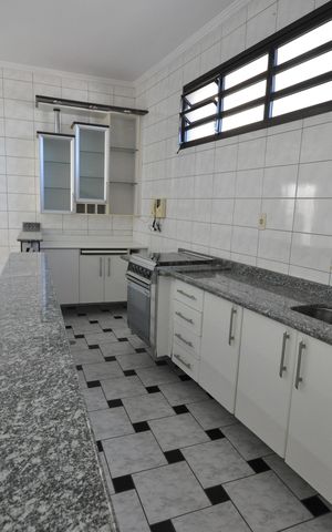 Casa à venda com 220m², 3 quartos e 3 vagasSalão de festas
