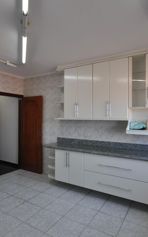 Casa à venda com 220m², 3 quartos e 3 vagasCozinha