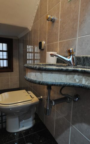 Casa à venda com 220m², 3 quartos e 3 vagasLavabo