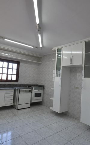 Casa à venda com 220m², 3 quartos e 3 vagasCozinha
