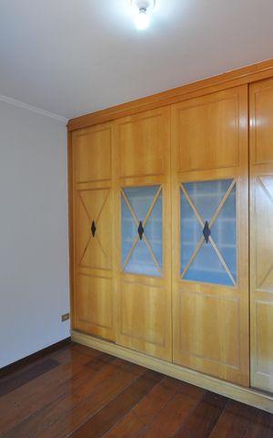 Casa à venda com 220m², 3 quartos e 3 vagasQuarto Suíte