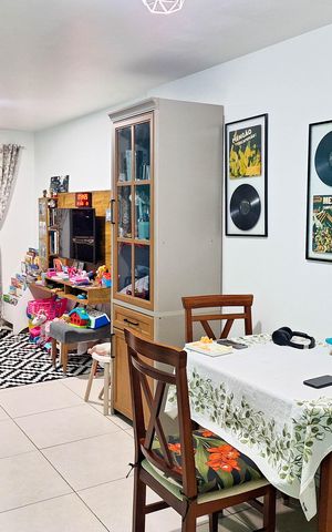 Apartamento à venda com 116m², 3 quartos e 1 vaga Apartamento à venda com 116m², 3 quartos e 1 vagaSala