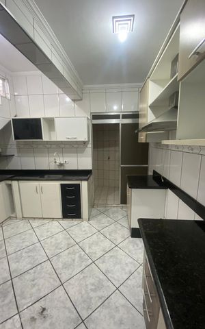 Casa à venda com 125m², 2 quartos e 1 vaga Casa à venda com 125m², 2 quartos e 1 vagaCozinha - Armários
