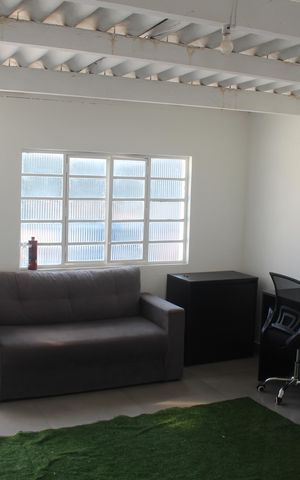 Casa para alugar com 202m², 4 quartos e 2 vagasEscritório