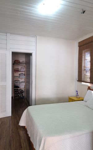 Casa de condomínio à venda com 275m², 5 quartos e 5 vagasQuarto