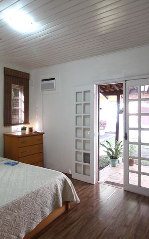 Casa de condomínio à venda com 275m², 5 quartos e 5 vagasQuarto