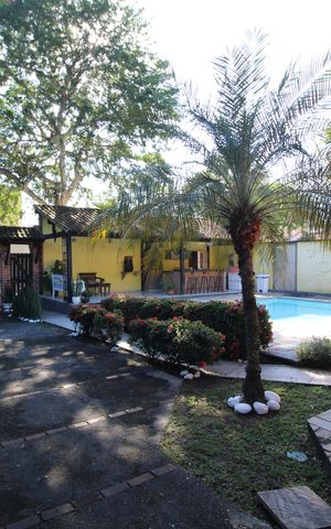 Casa de condomínio à venda com 275m², 5 quartos e 5 vagasÁrea Externa