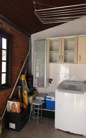 Casa de condomínio à venda com 275m², 5 quartos e 5 vagasÁrea de Serviço