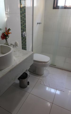 Casa de condomínio à venda com 275m², 5 quartos e 5 vagasBanheiro Social