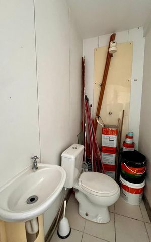 Apartamento para alugar com 210m², 4 quartos e 3 vagasBanheiro de serviço
