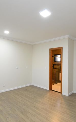 Casa à venda com 200m², 3 quartos e 4 vagasSuíte