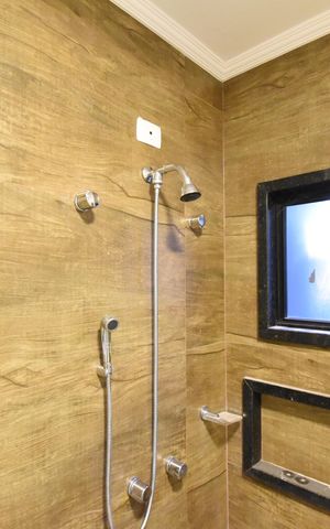 Casa à venda com 200m², 3 quartos e 4 vagasBanheiro da Suíte