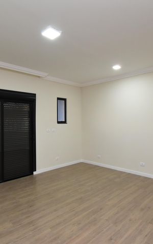 Casa à venda com 200m², 3 quartos e 4 vagasSuíte