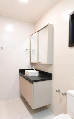 Casa à venda com 200m², 3 quartos e 4 vagasBanheiro 2