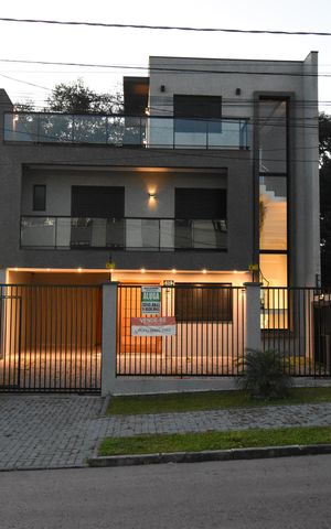 Casa à venda com 200m², 3 quartos e 4 vagasFachada