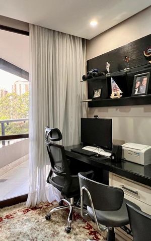 Apartamento à venda com 359m², 4 quartos e 4 vagasEscritório