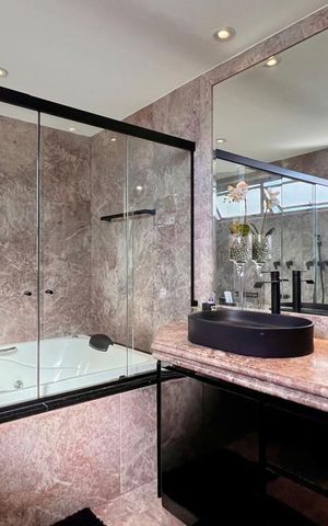Apartamento à venda com 359m², 4 quartos e 4 vagasBanheiro da suíte
