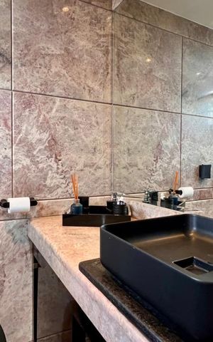 Apartamento à venda com 359m², 4 quartos e 4 vagasBanheiro da suíte 2