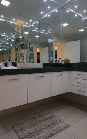 Apartamento para alugar com 340m², 5 quartos e 4 vagasBanheiro da Suíte 1