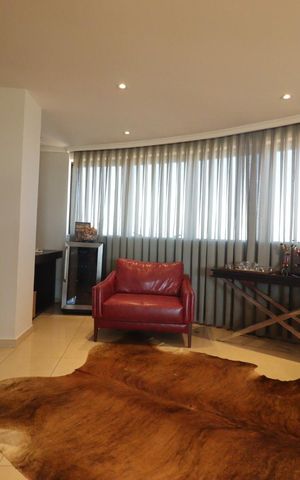 Apartamento para alugar com 340m², 5 quartos e 4 vagasSala