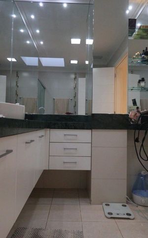 Apartamento para alugar com 340m², 5 quartos e 4 vagasBanheiro da Suíte 1