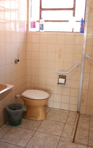 Casa à venda com 110m², 3 quartos e 4 vagasBanheiro