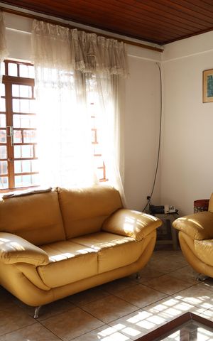 Casa à venda com 110m², 3 quartos e 4 vagasSala