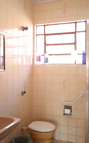 Casa à venda com 110m², 3 quartos e 4 vagasBanheiro