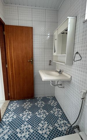 Casa à venda com 200m², 4 quartos e sem vagaBanheiro da Suíte
