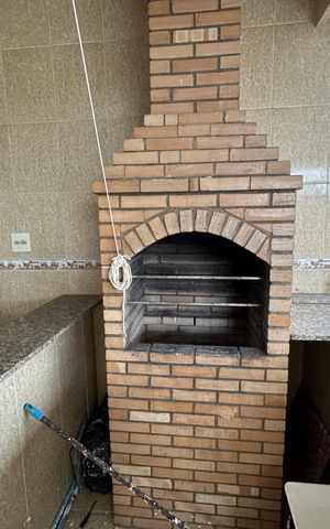 Casa à venda com 200m², 4 quartos e sem vagaChurrasqueira