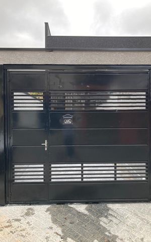 Casa à venda com 80m², 2 quartos e 1 vaga Casa à venda com 80m², 2 quartos e 1 vagaFachada