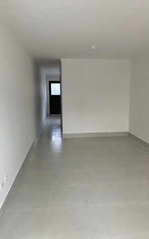 Casa à venda com 80m², 2 quartos e 1 vaga Casa à venda com 80m², 2 quartos e 1 vagaSala