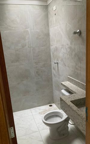 Casa à venda com 80m², 2 quartos e 1 vaga Casa à venda com 80m², 2 quartos e 1 vagaBanheiro