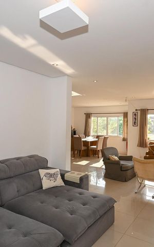 Casa à venda com 480m², 5 quartos e 5 vagasSala