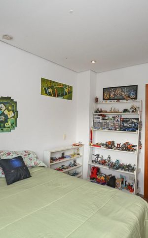 Casa à venda com 480m², 5 quartos e 5 vagasSuíte 2