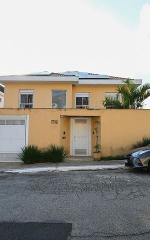 Casa à venda com 480m², 5 quartos e 5 vagasFachada