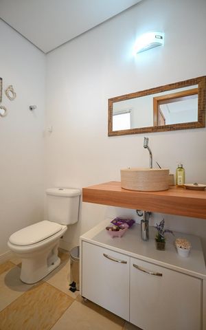 Casa à venda com 480m², 5 quartos e 5 vagasLavabo